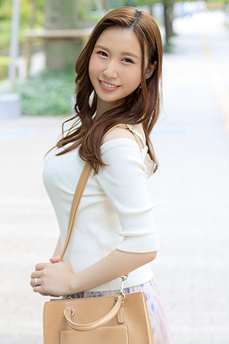 上林 ここな